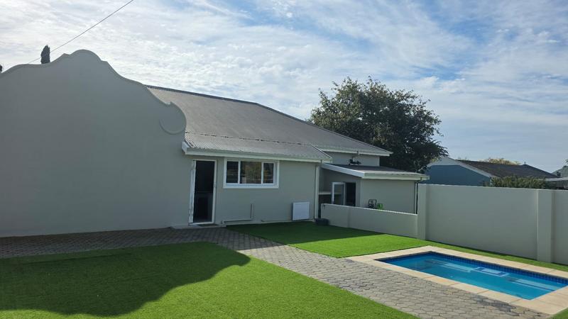 3 Bedroom Property for Sale in Albertinia Western Cape
